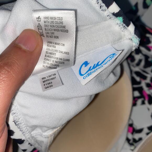 California Waves White Multicolor Leopard Flounce Ruffle Bikini Top 2X 20/22 - Picture 9 of 9